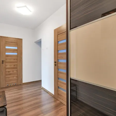 Apartment Point Apartment, Center