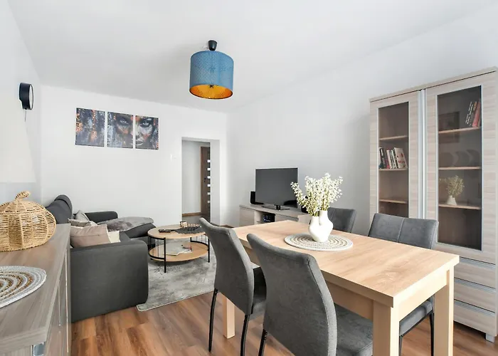 Point Apartment, Center 아파트 *