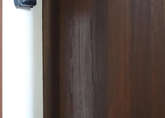 Point Apartment, Center *