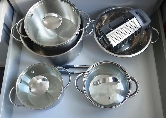 Point Apartment, Center 아파트